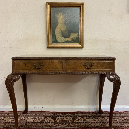 Outstanding Quality Carved Walnut Serpentine Shaped Hall/side Table