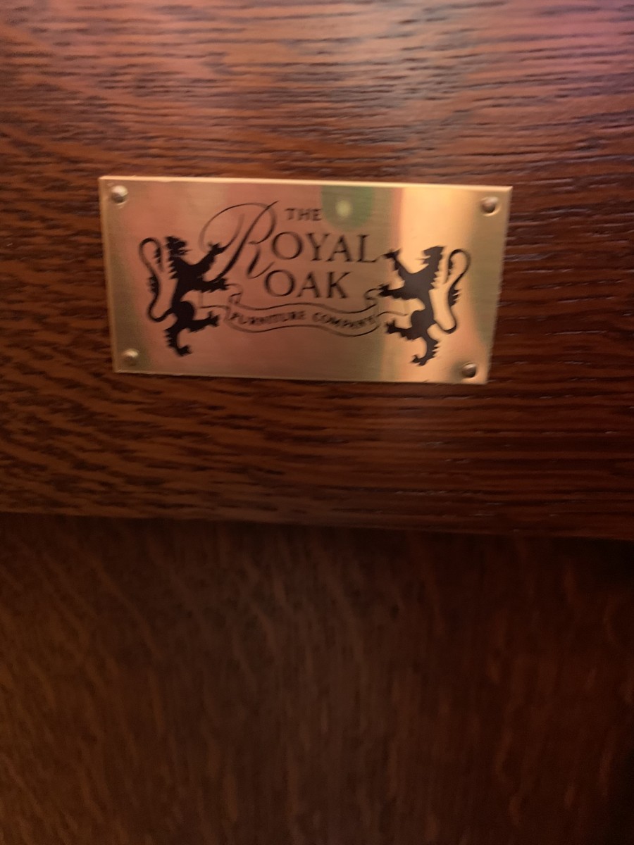 Outstanding Quality Royal Oak Carved Oak Blanket Box - Image 15