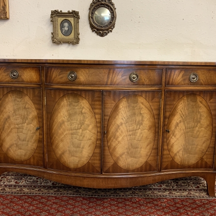 Outstanding Quality Bevan Funnel Serpentine Shaped Sideboard/dresser
