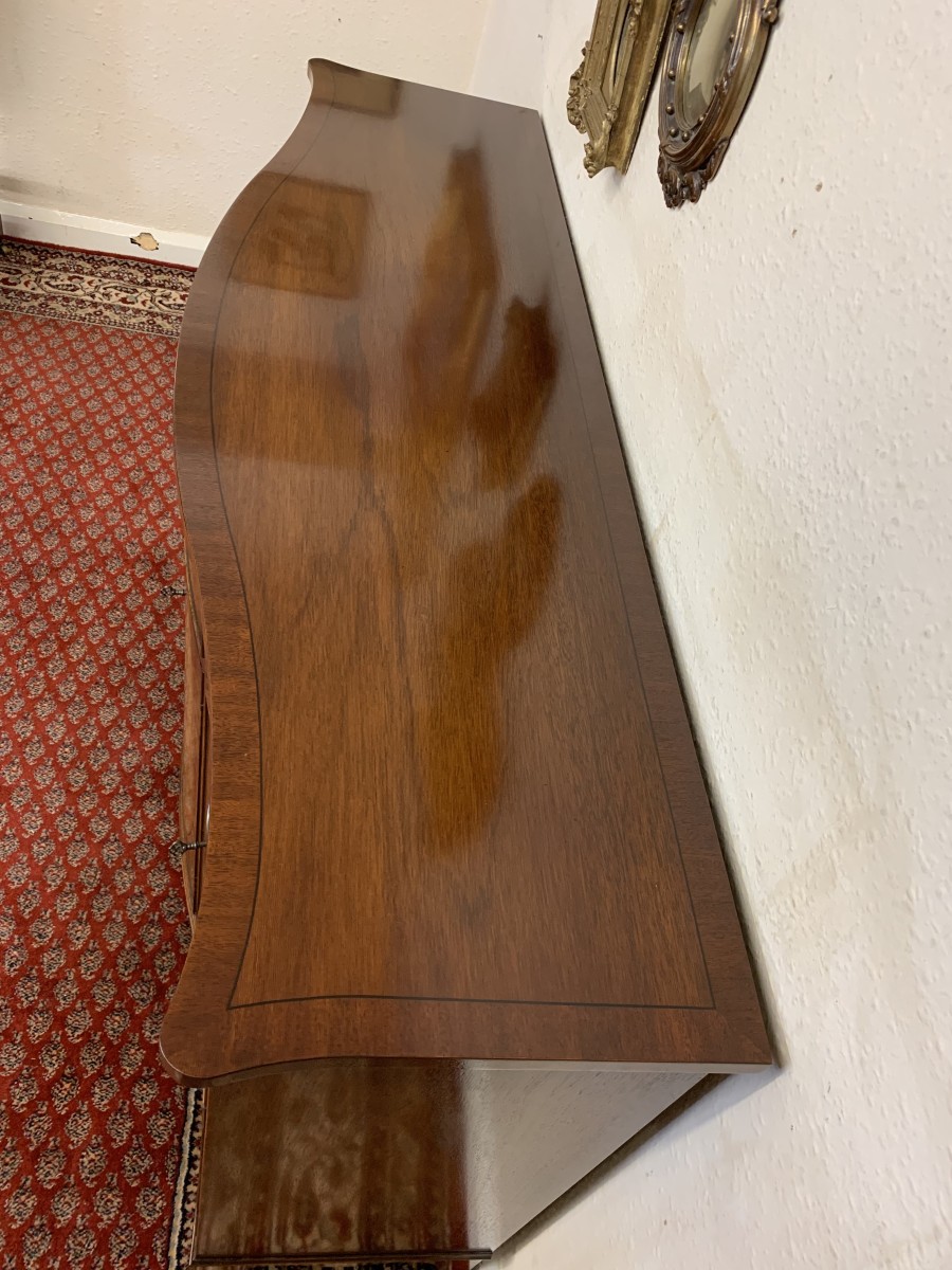 Outstanding Quality Bevan Funnel Serpentine Shaped Sideboard/dresser - Image 12