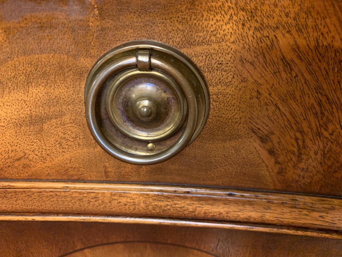 Outstanding Quality Bevan Funnel Serpentine Shaped Sideboard/dresser - Image 14