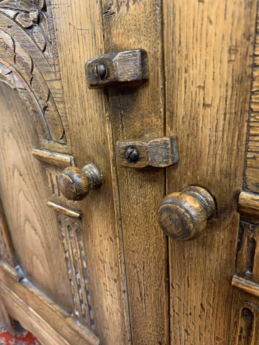 Outstanding Quality Antique Carved Oak Two Door Sideboard/dresser - Image 16