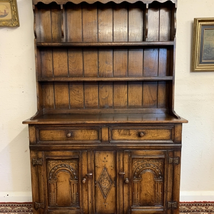 Fantastic Quality Carved Oak Titchmarsh And Goodwin Neat Size Dresser