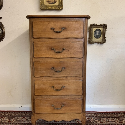Fantastic Quality French Oak Tall Chest Of Five Drawers