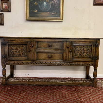 Outstanding Quality Carved Oak Dresser/sideboard