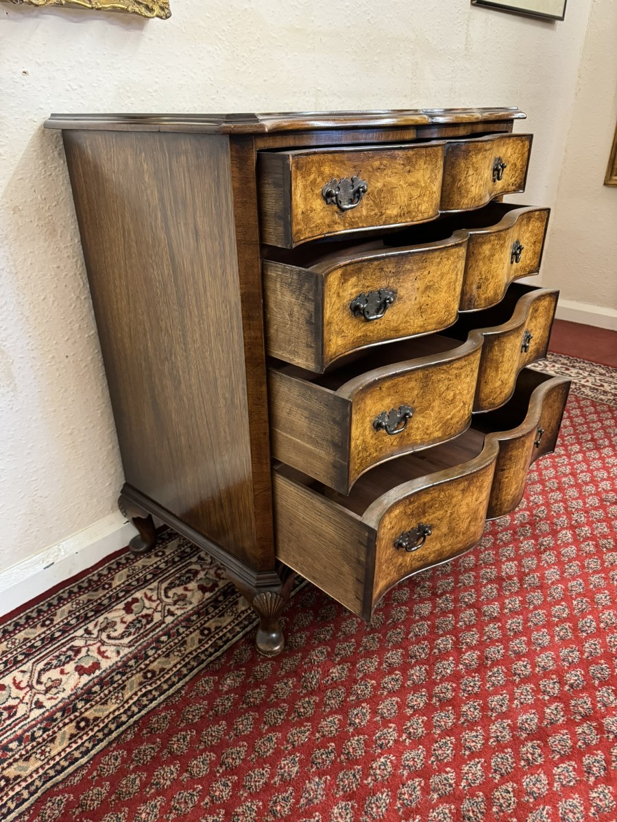 Quality Antique Walnut Serpentine Fronted Chest Of Drawers Circa 1920 - Image 15