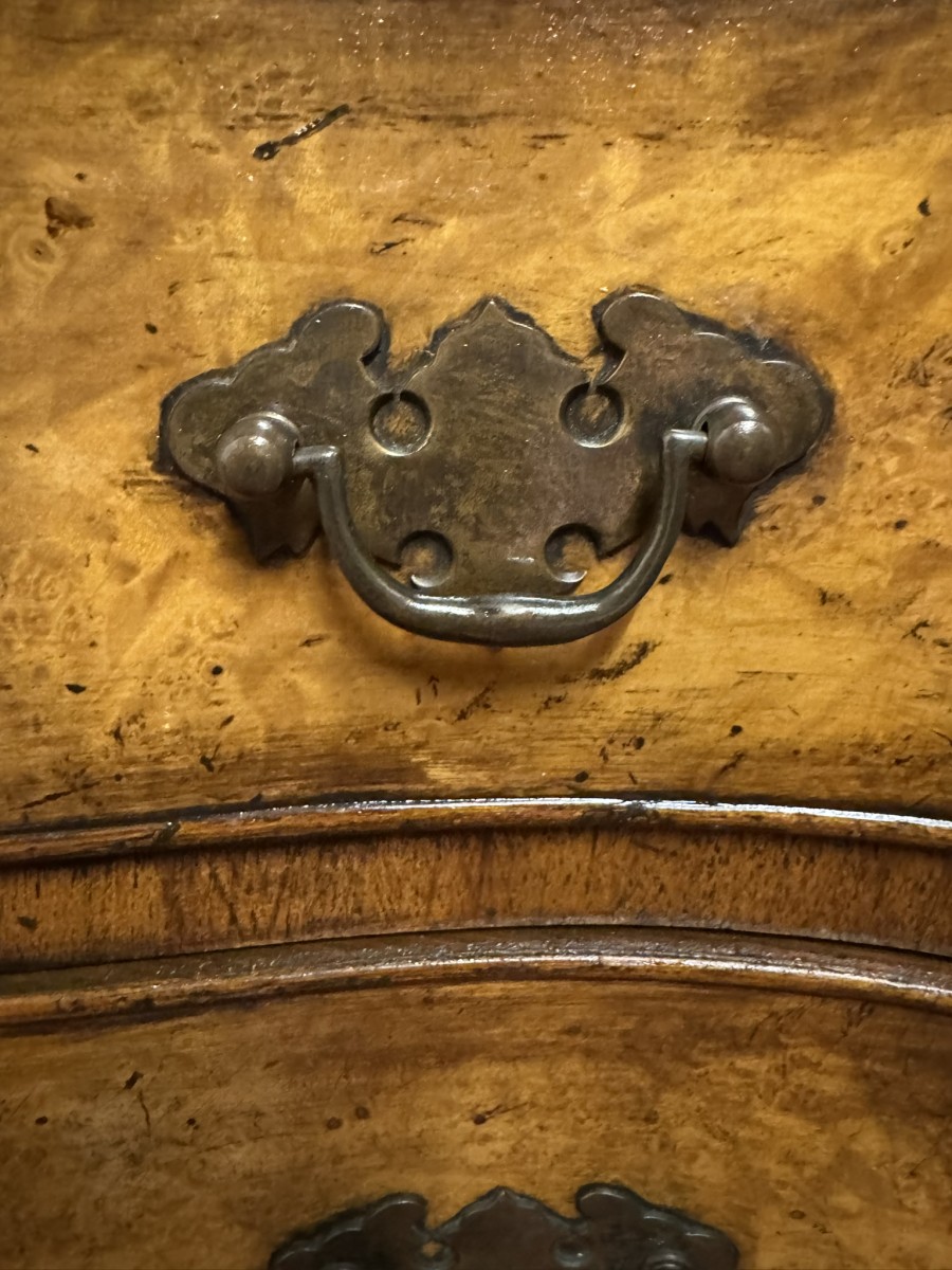 Quality Antique Walnut Serpentine Fronted Chest Of Drawers Circa 1920 - Image 17