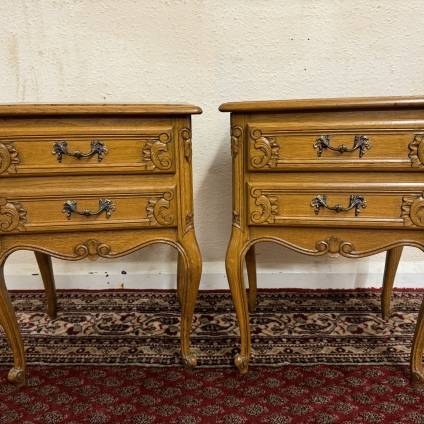 Elegant Pair Of French Carved Oak Bedside Chest Of Drawers/tables Circa 1950
