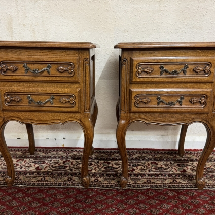 Fabulous Pair Of French Carved Oak Bedside Chest Of Drawers/tables Circa 1950