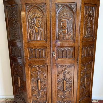 Outstanding Quality Antique Carved Oak Canted Hall Robe/cabinet/wardrobe - Now Sold
