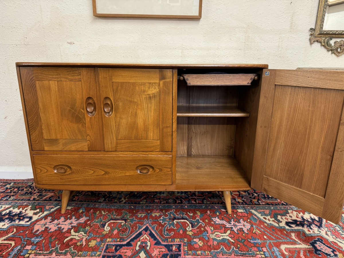 Ercol Mid Century Windsor Model 366 Sideboard - Image 10