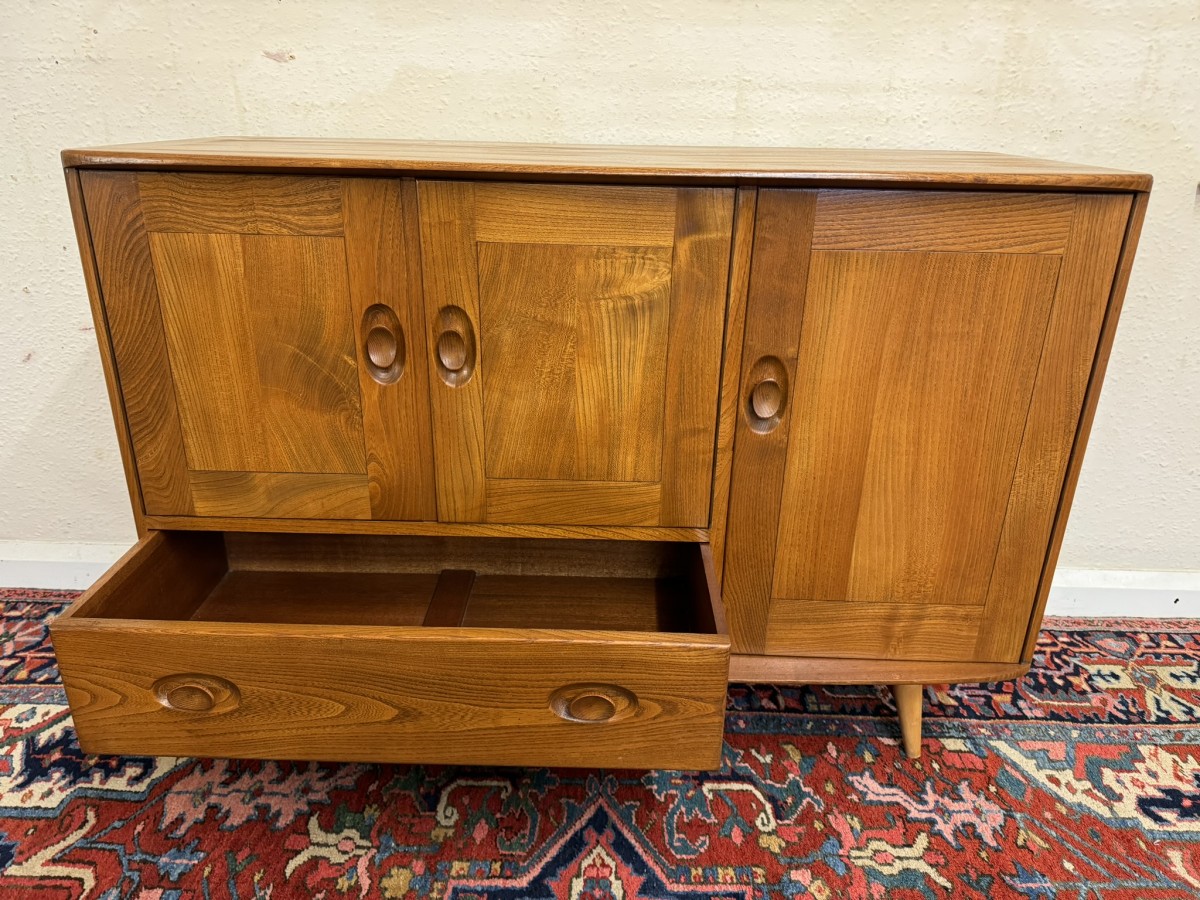 Ercol Mid Century Windsor Model 366 Sideboard - Image 13