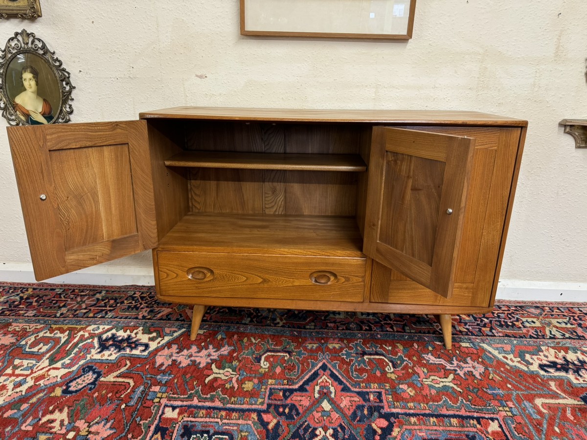 Ercol Mid Century Windsor Model 366 Sideboard - Image 14