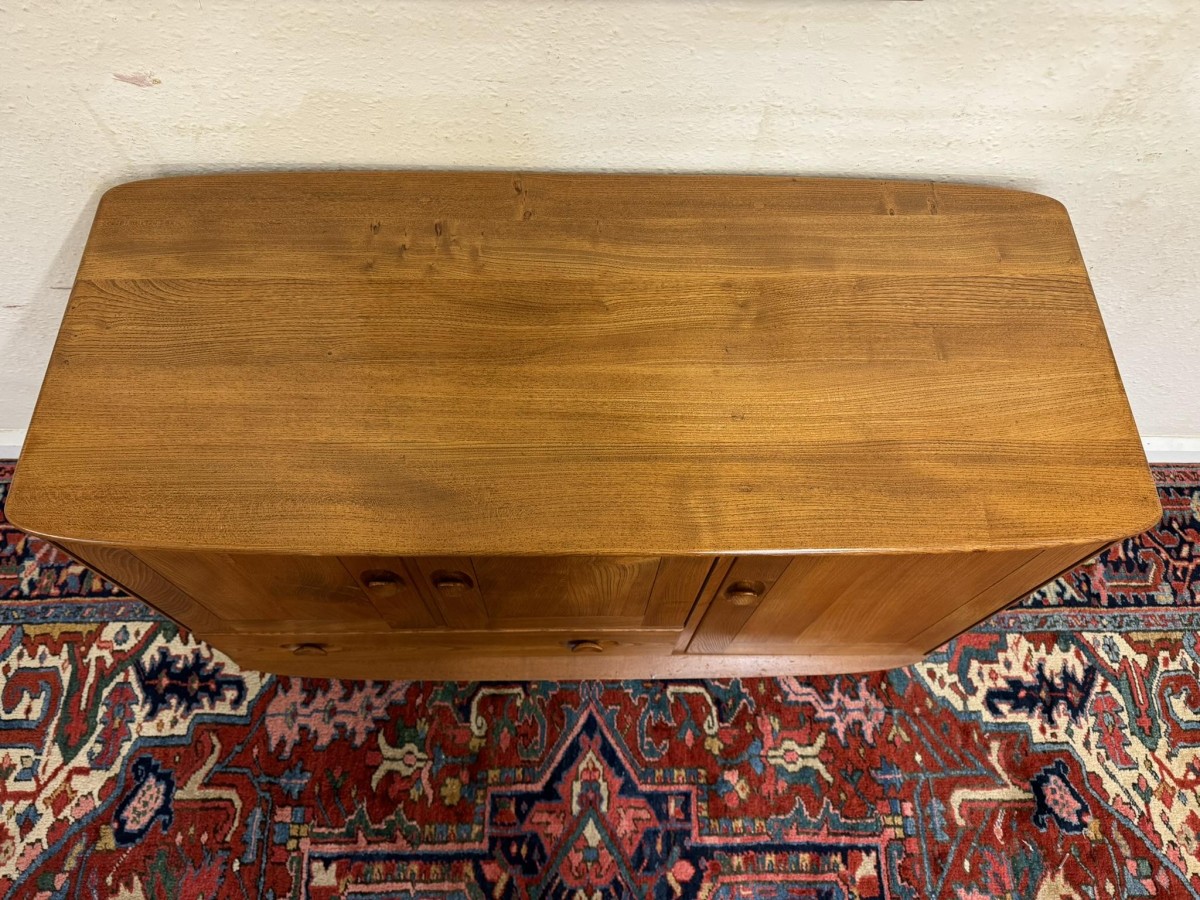 Ercol Mid Century Windsor Model 366 Sideboard - Image 16