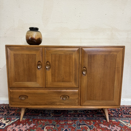 Stylish Ercol Mid Century Windsor Model 366 Sideboard