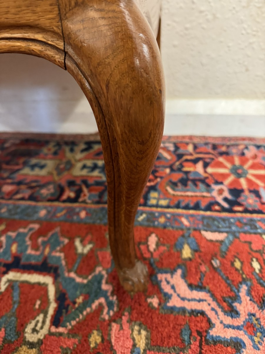 Fantastic Quality French Carved Oak Two-door Cupboard/cabinet - Image 7