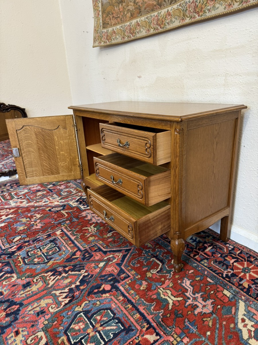 Fabulous French Carved Oak Cabinet/cupboard - Image 2