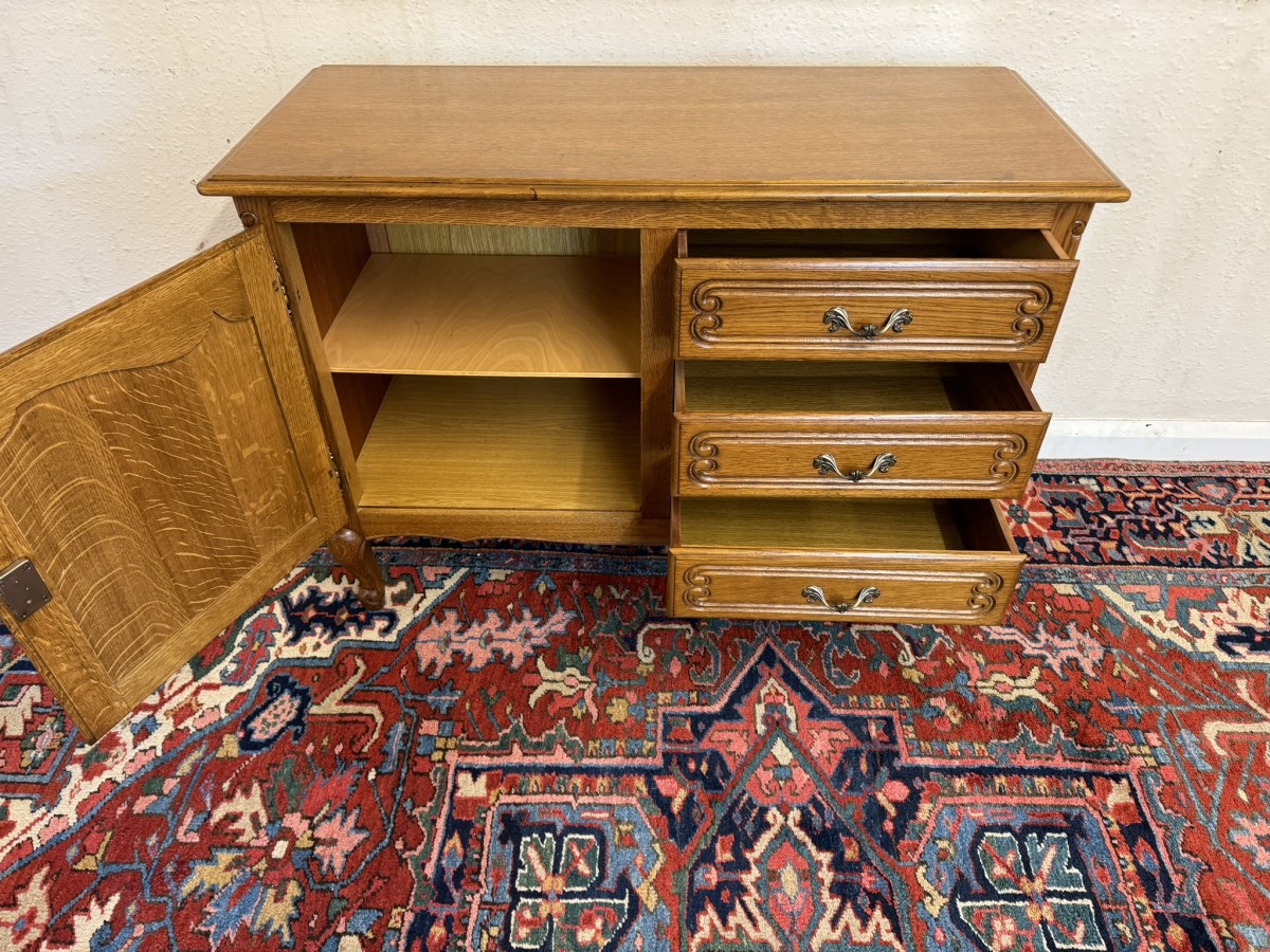 Fabulous French Carved Oak Cabinet/cupboard - Image 3