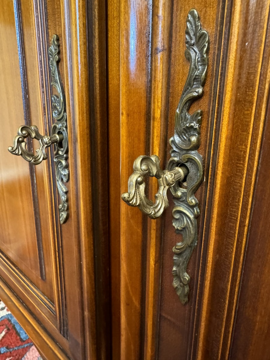Stunning French Carved Mahogany Marble Top Credenza/dresser - Image 22