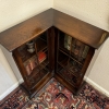 FABULOUS QUALITY 1930'S OAK CORNER BOOKCASE - Image 5
