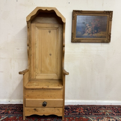 FANTASTIC NEAT SIZED PINE SEAT WITH CANOPY TOP