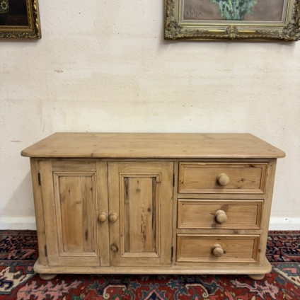 FABULOUS PINE CUPBOARD/CABINET