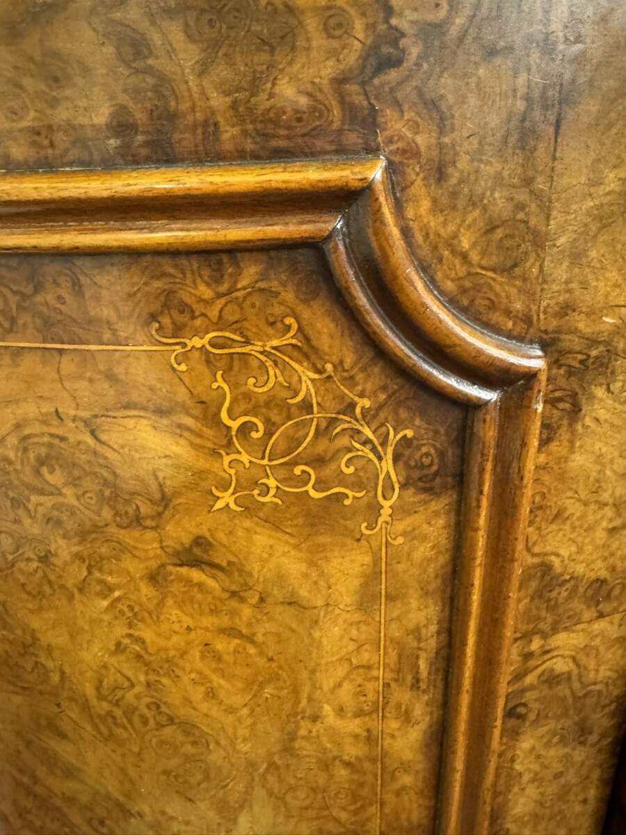 VICTORIAN INLAID BURR WALNUT MARBLE TOP CRDENZA/SIDEBOARD CIRCA 1880 - Image 6