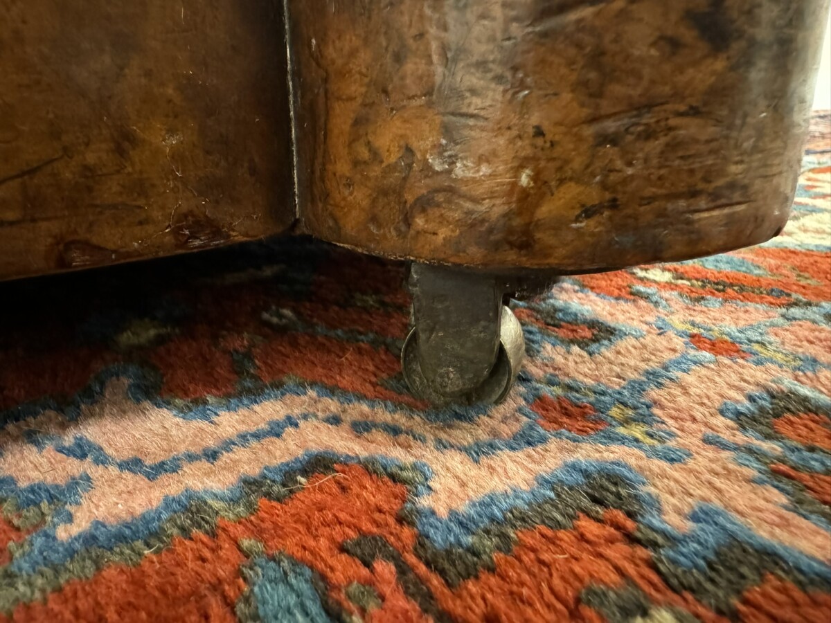 VICTORIAN INLAID BURR WALNUT MARBLE TOP CRDENZA/SIDEBOARD CIRCA 1880 - Image 13