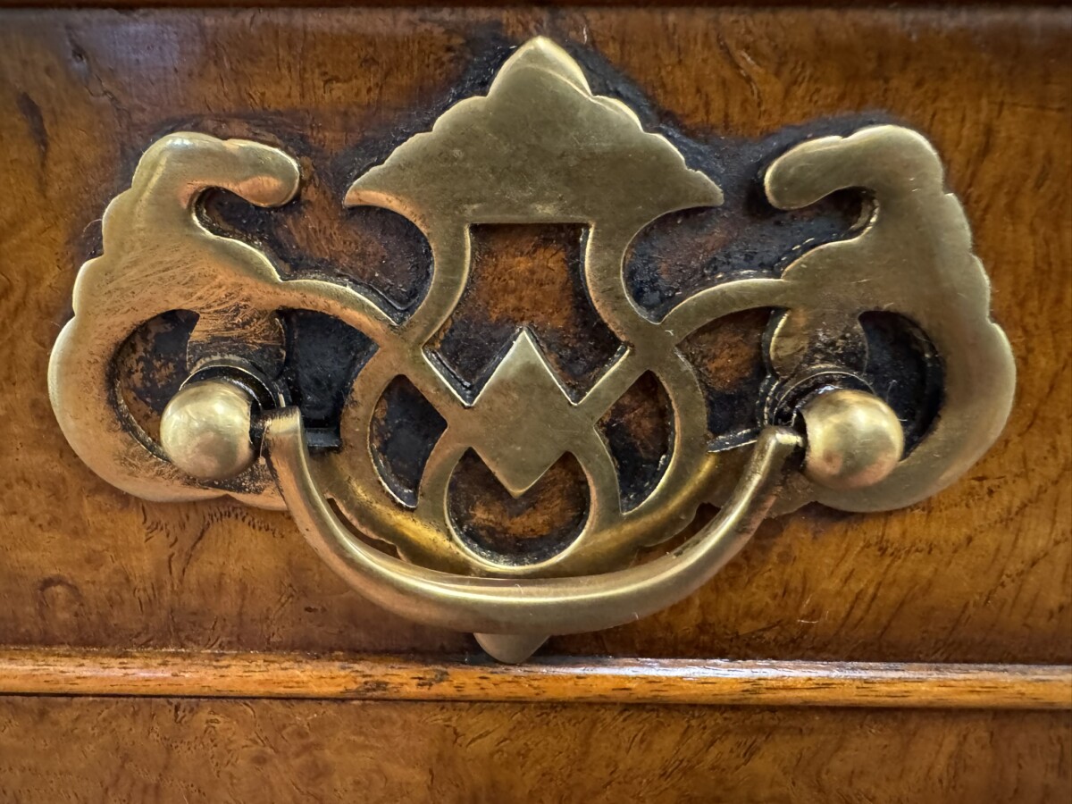 OUTSTANDING QUALITY INLAID BURR WALNUT LOWBOY/SIDE TABLE - Image 12