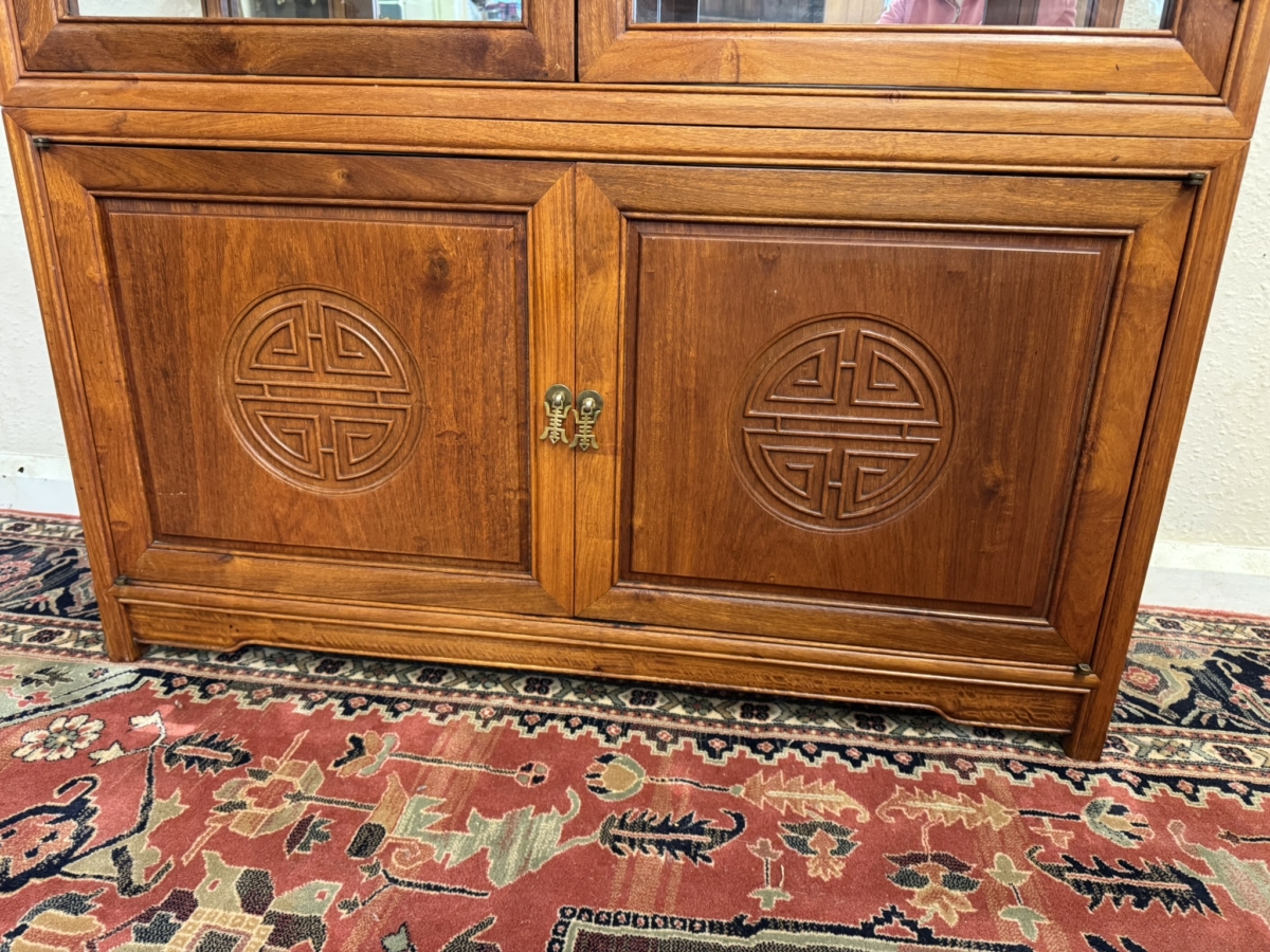 FANTASTIC QUALITY LARGE ORIENTAL TEAK GLAZED CABINET - Image 4