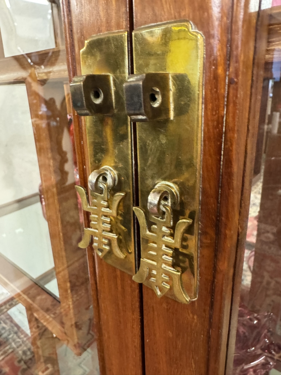 FANTASTIC QUALITY LARGE ORIENTAL TEAK GLAZED CABINET - Image 5