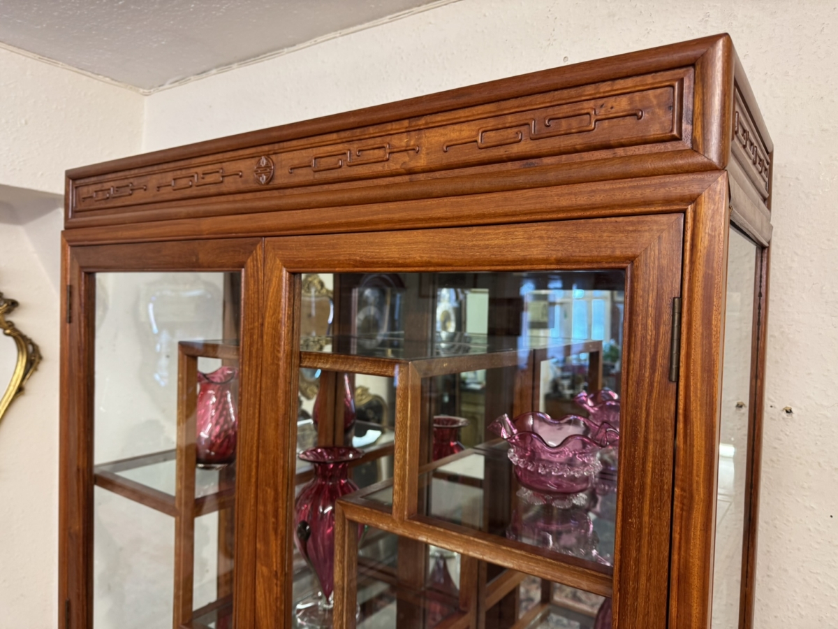 FANTASTIC QUALITY LARGE ORIENTAL TEAK GLAZED CABINET - Image 6