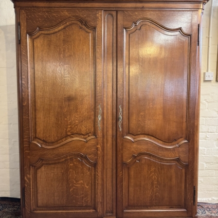 OUTSTANDING QUALITY ANTIQUE FRENCH OAK TWO DOOR ARMOIRE/WARDROBE CIRCA 1930