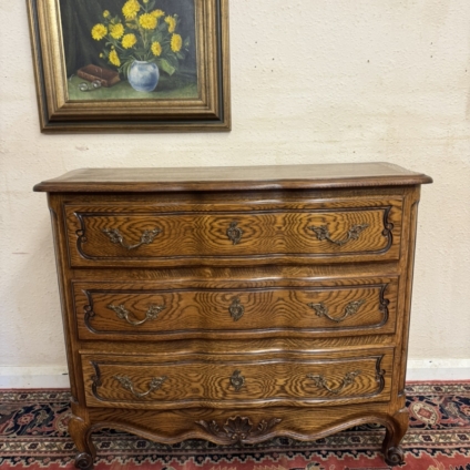 QUALITY FRENCH CARVED OAK CHEST OF THREE SERPENTINE SHAPED DRAWERS