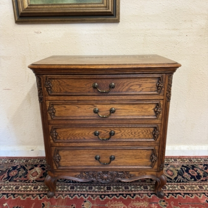 QUALITY FRENCH CARVED OAK NEAT SIZED CHEST OF FOUR DRAWERS CIRCA 1930