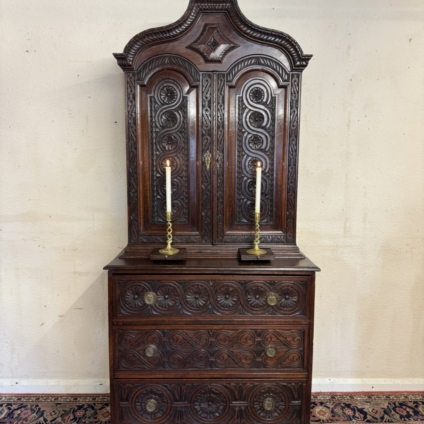 FABULOUS ENGLISH ANTIQUE CARVED OAK CUPBOARD/CABINET CIRCA 1800