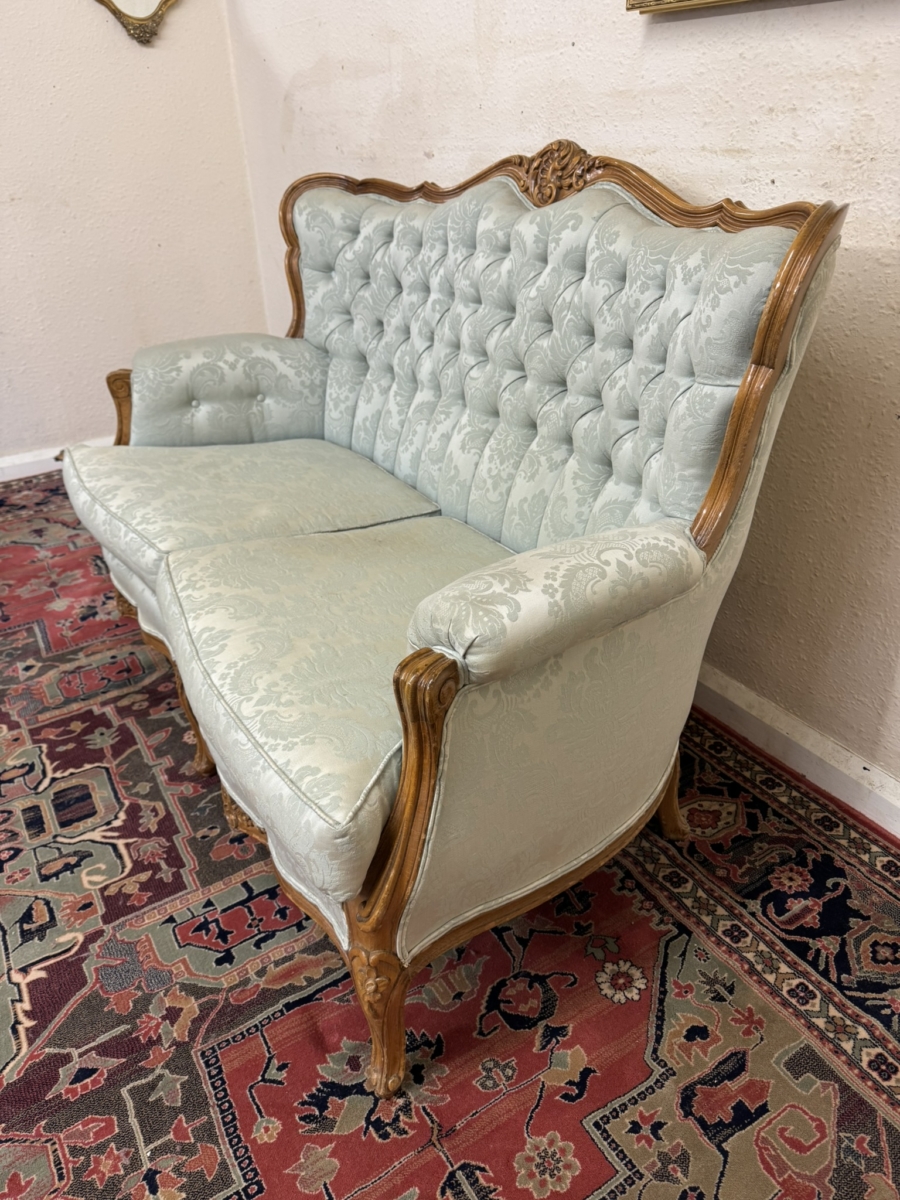 FABULOUS FRENCH CARVED WALNUT BUTTONED BACK SOFA CIRCA 1950 - Image 4