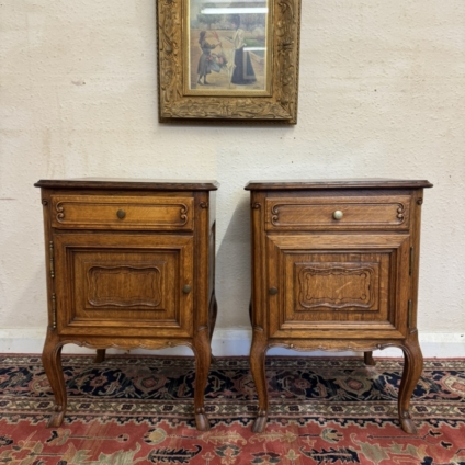 OUSTSANDING QUALITY PAIR OF FRENCH CARVED OAK BEDSIDE CABINETS CIRCA 1950