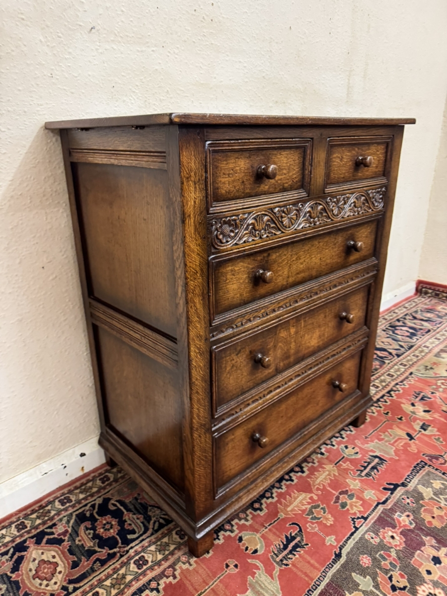 QUALITY TITCHMARSH AND GOODWIN CARVED OAK CHEST OF DRAWERS - Image 2