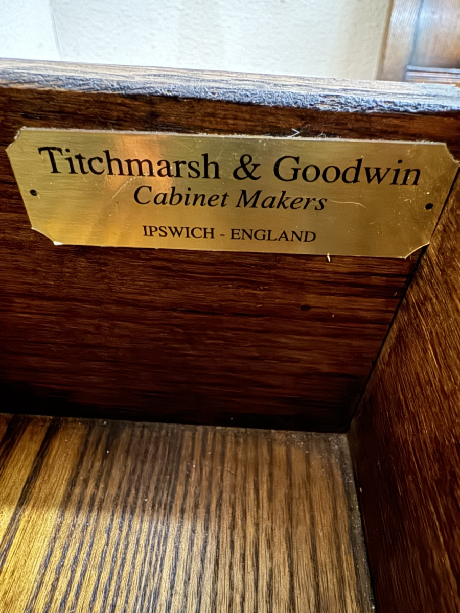 QUALITY TITCHMARSH AND GOODWIN CARVED OAK CHEST OF DRAWERS - Image 9
