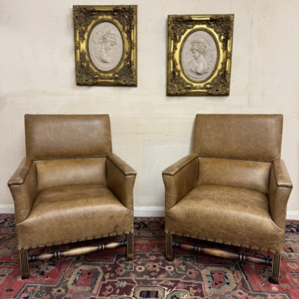STUNNING PAIR OF OAK FRAMED LEATHER UPHOLSTERED ARMCHAIRS