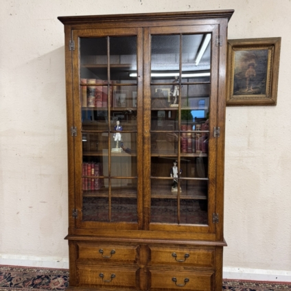 FANTASTIC QUALITY OAK GLAZED BOOKCASE WITH DRAWERS BELOW