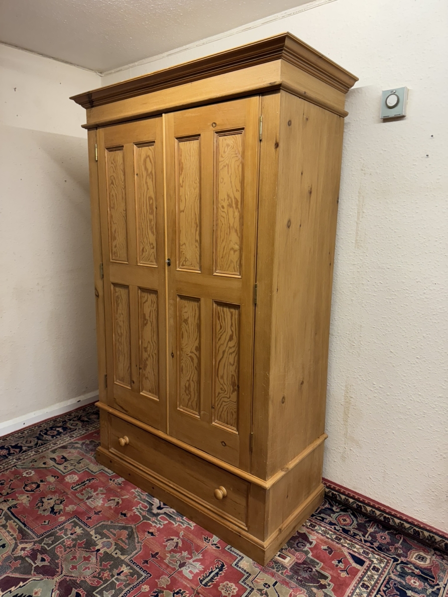 FABULOUS PANELLED PINE TWO DOOR WARDROBE WITH DRAWER BELOW - Image 2