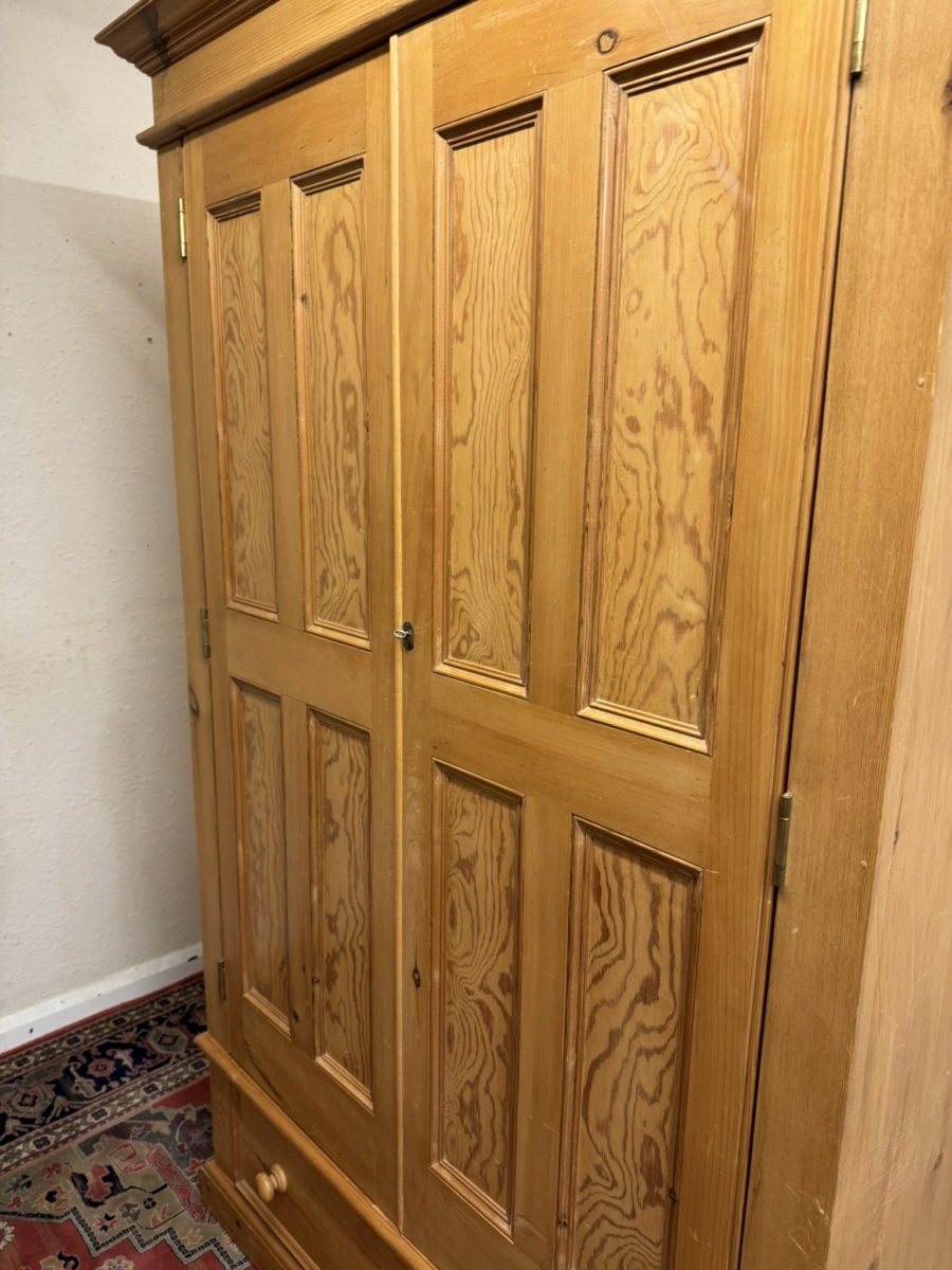 FABULOUS PANELLED PINE TWO DOOR WARDROBE WITH DRAWER BELOW - Image 6