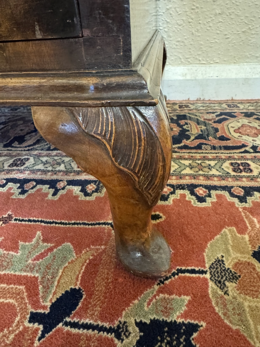 FANTASTIC QUALITY ANTIQUE WALNUT SEPENTINE SHAPED CHEST OF DRAWERS CIRCA 1920 - Image 7
