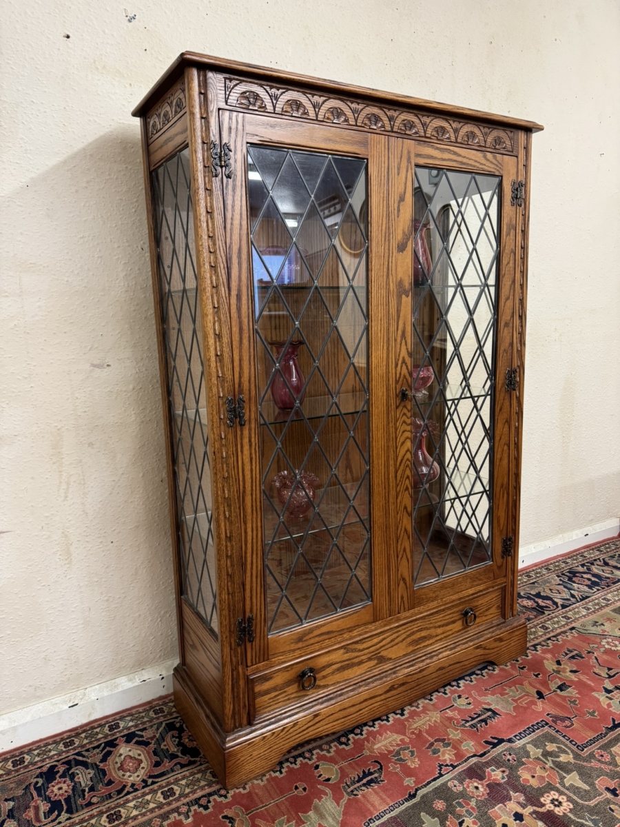FANTASTIC QUALITY CARVED OAK JAYCEE GLAZED DISPLAY CABINET - Image 2