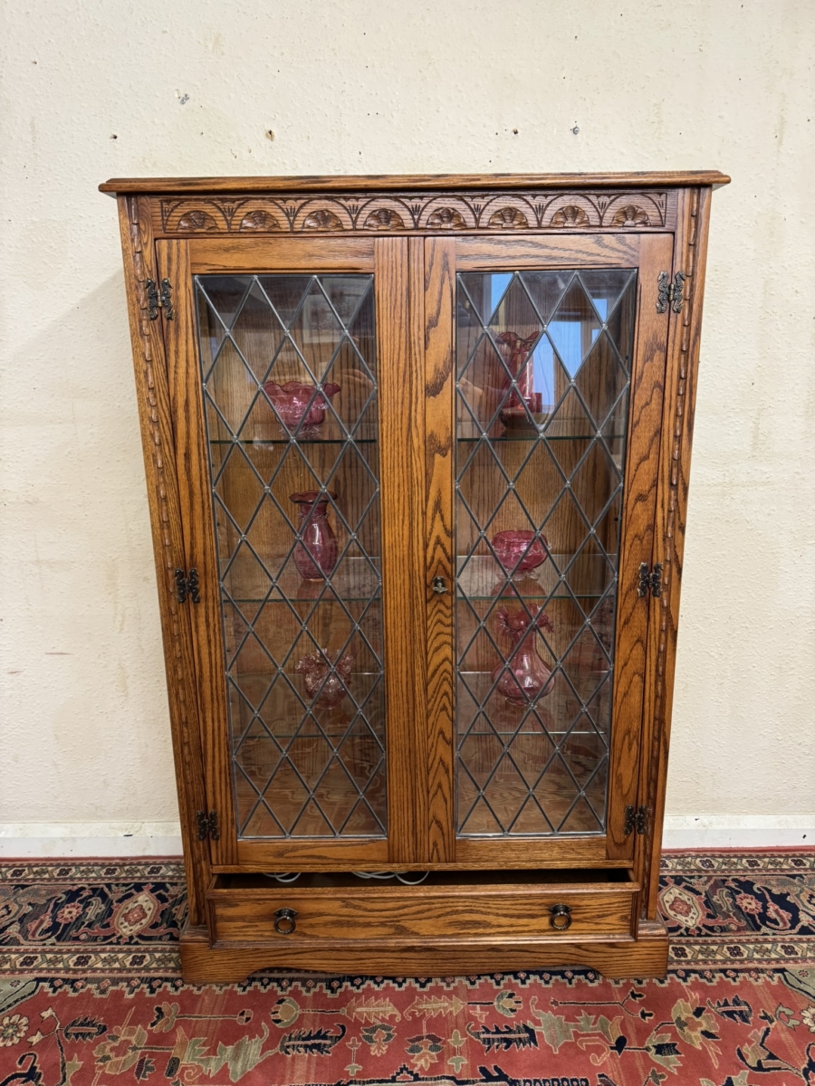 FANTASTIC QUALITY CARVED OAK JAYCEE GLAZED DISPLAY CABINET - Image 5