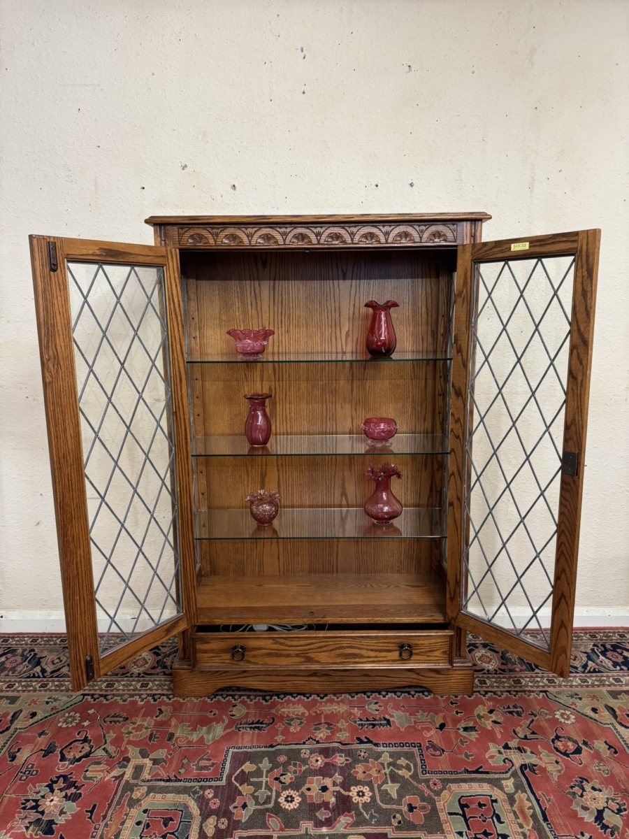 FANTASTIC QUALITY CARVED OAK JAYCEE GLAZED DISPLAY CABINET - Image 7
