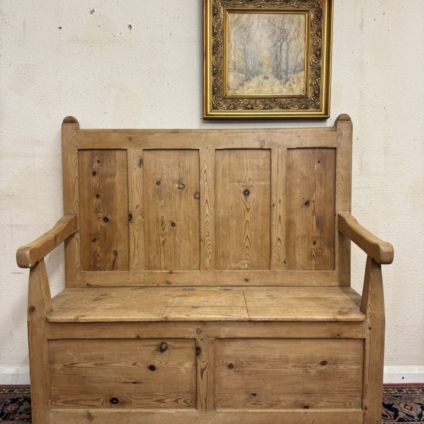 FABULOUS ANTIQUE PINE FOUR PANELLED SETTLE/SEAT/BENCH CIRCA 1920