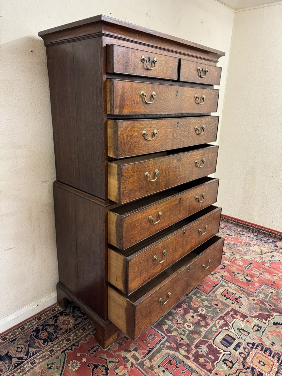 OUTSTANDING QUALITY GEORGIAN OAK CHEST ON CHEST CIRCA 1760 - Image 9